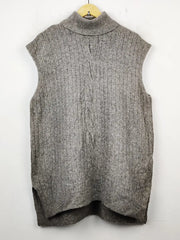 Buy online pre-used pre-loved 100% authentic & Original branded F&F (SL-1884) available in Pakistan. Top international brands avilable.