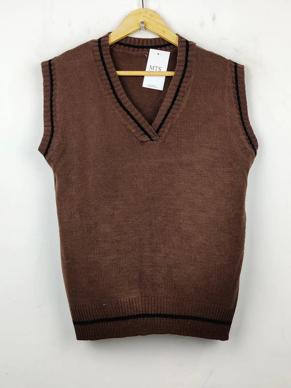 Buy online pre-used pre-loved 100% authentic & Original branded Unknown Brand (SL-1901) available in Pakistan. Top international brands avilable.