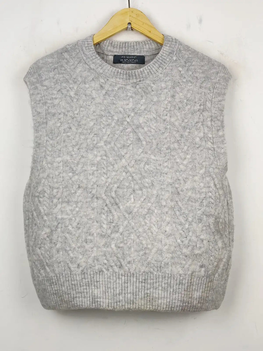 Buy online pre-used pre-loved 100% authentic & Original branded Primark (SL-2039) available in Pakistan. Top international brands avilable.