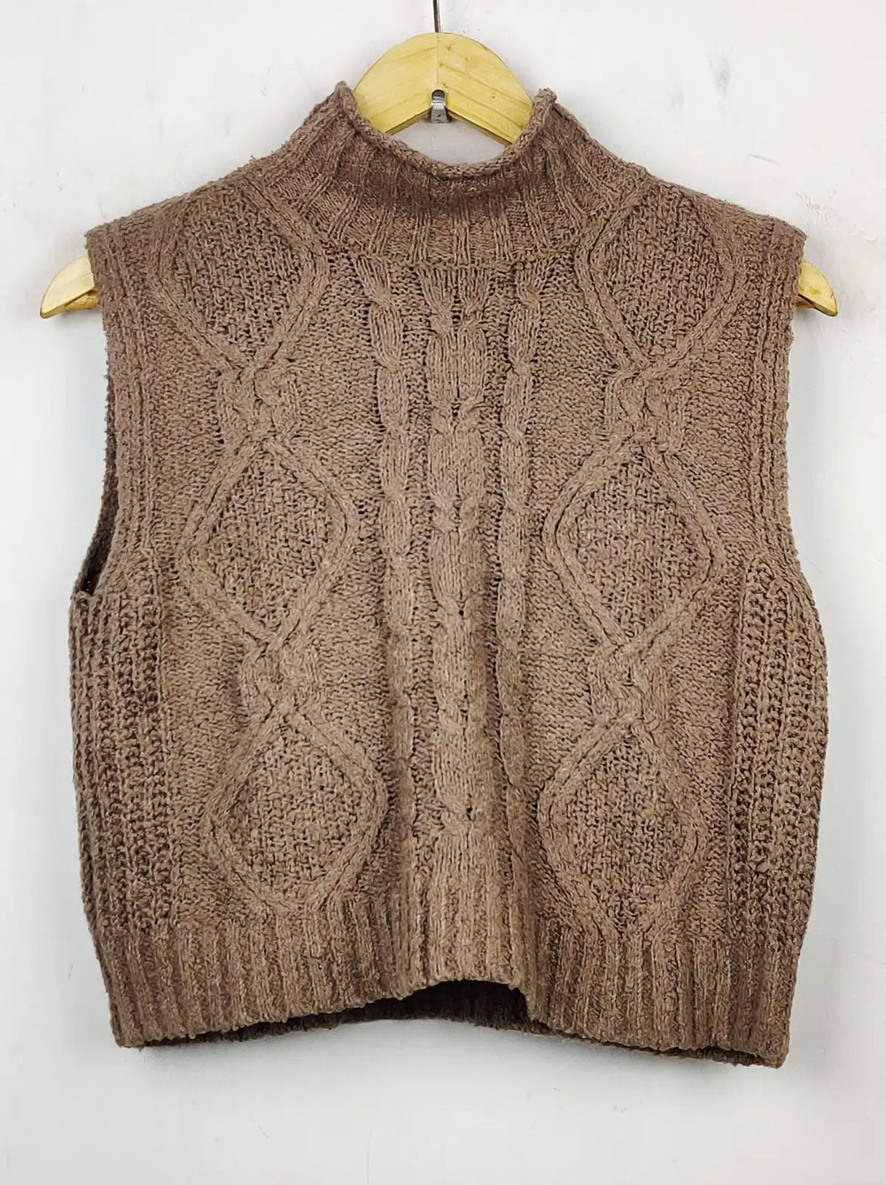 Buy online pre-used pre-loved 100% authentic & Original branded Pink Rose (SL-2049) available in Pakistan. Top international brands avilable.