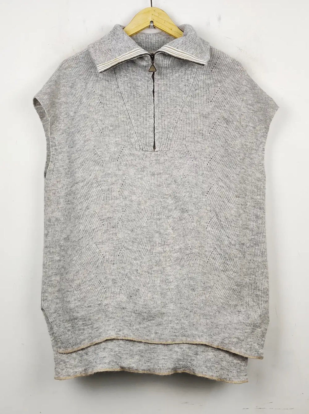 Buy online pre-used pre-loved 100% authentic & Original branded White Stuff (SL-2052) available in Pakistan. Top international brands avilable.