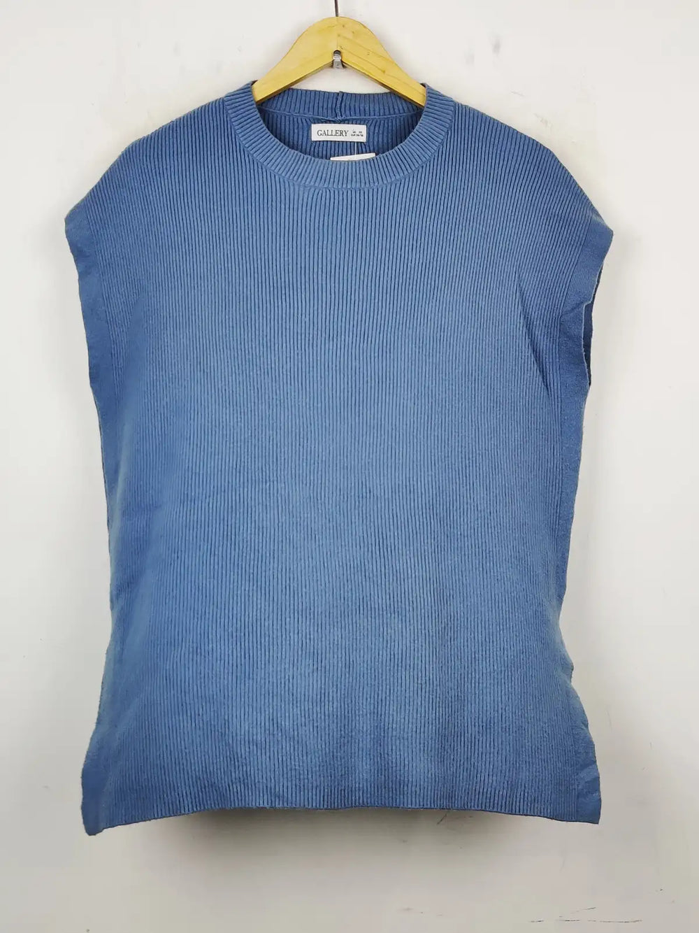 Buy online pre-used pre-loved 100% authentic & Original branded Gallery (SL-2065) available in Pakistan. Top international brands avilable.