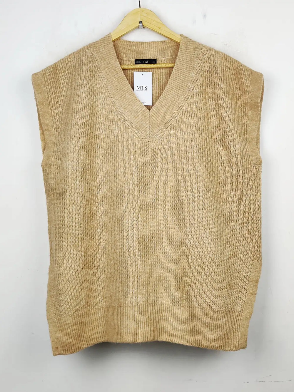 Buy online pre-used pre-loved 100% authentic & Original branded F&F (SL-2088) available in Pakistan. Top international brands avilable.