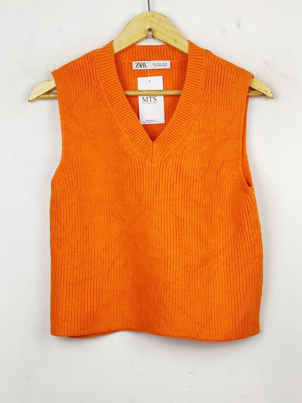 Buy online pre-used pre-loved 100% authentic & Original branded Zara (SL-2122) available in Pakistan. Top international brands avilable.