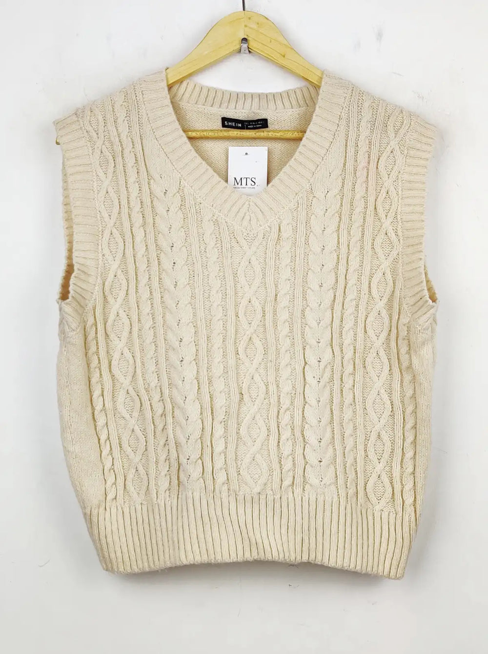 Buy online pre-used pre-loved 100% authentic & Original branded Shein (SL-2131) available in Pakistan. Top international brands avilable.