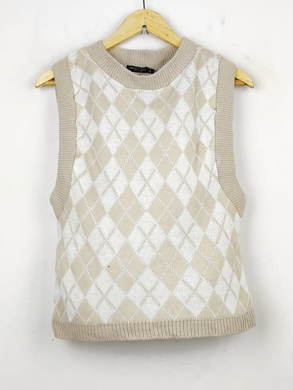 Buy online pre-used pre-loved 100% authentic & Original branded Nasty Gal (SL-2132) available in Pakistan. Top international brands avilable.