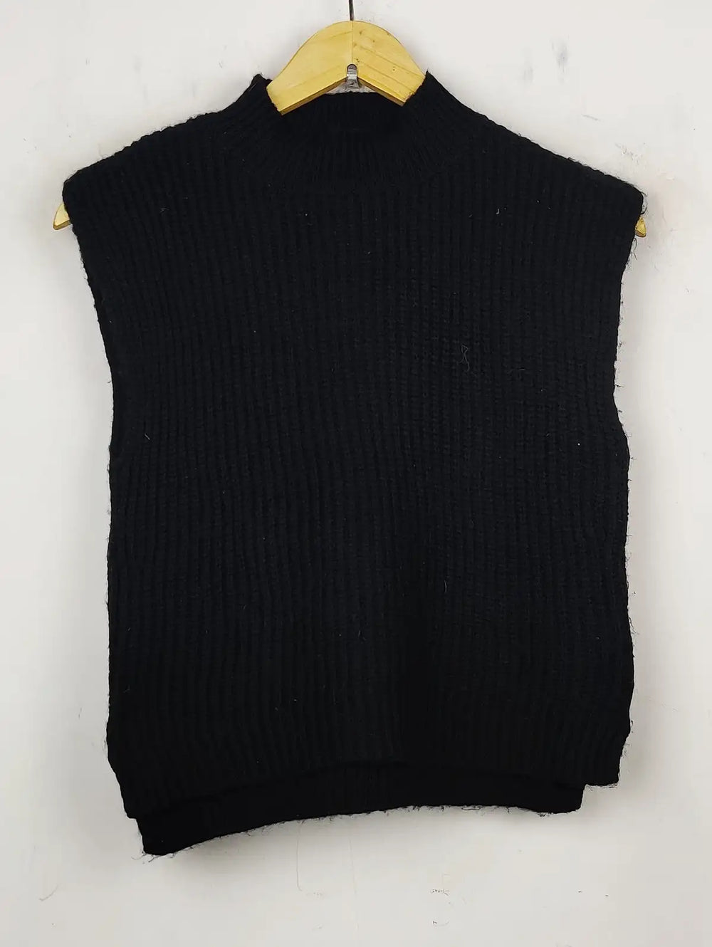 Buy online pre-used pre-loved 100% authentic & Original branded Next (SL-2140) available in Pakistan. Top international brands avilable.