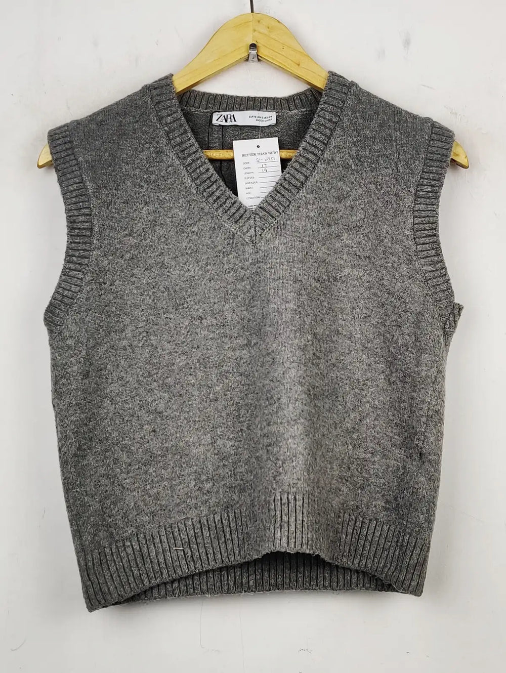 Buy online pre-used pre-loved 100% authentic & Original branded Zara (SL-2151) available in Pakistan. Top international brands avilable.