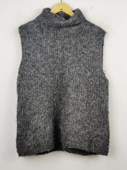 Buy online pre-used pre-loved 100% authentic & Original branded My Essential Wardrobe (SL-2153) available in Pakistan. Top international brands avilable.