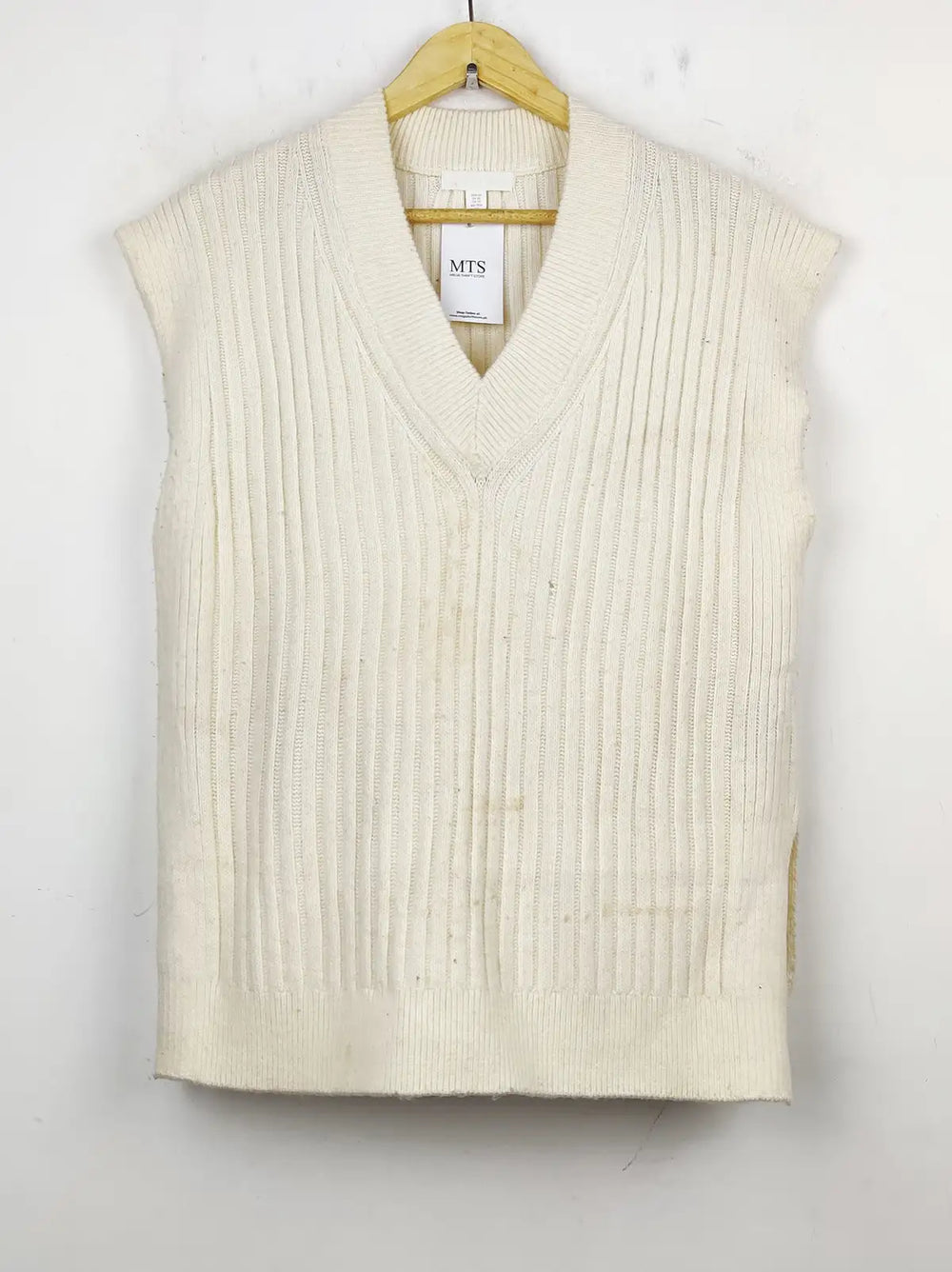 Buy online pre-used pre-loved 100% authentic & Original branded H&M (SL-2156) available in Pakistan. Top international brands avilable.