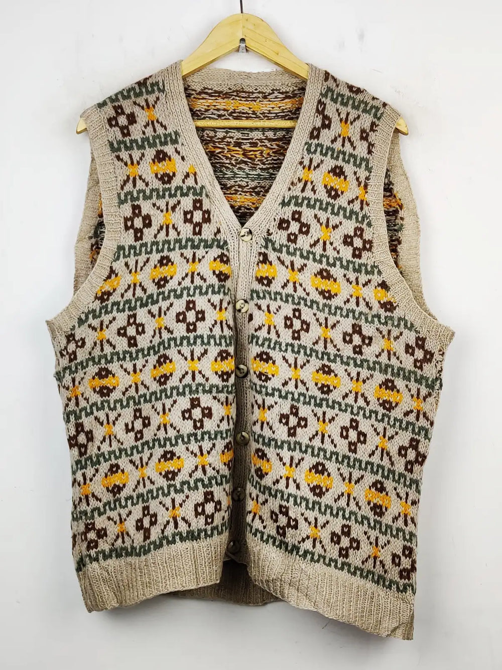 Buy online pre-used pre-loved 100% authentic & Original branded Unknown Brand (SL-2211) available in Pakistan. Top international brands avilable.