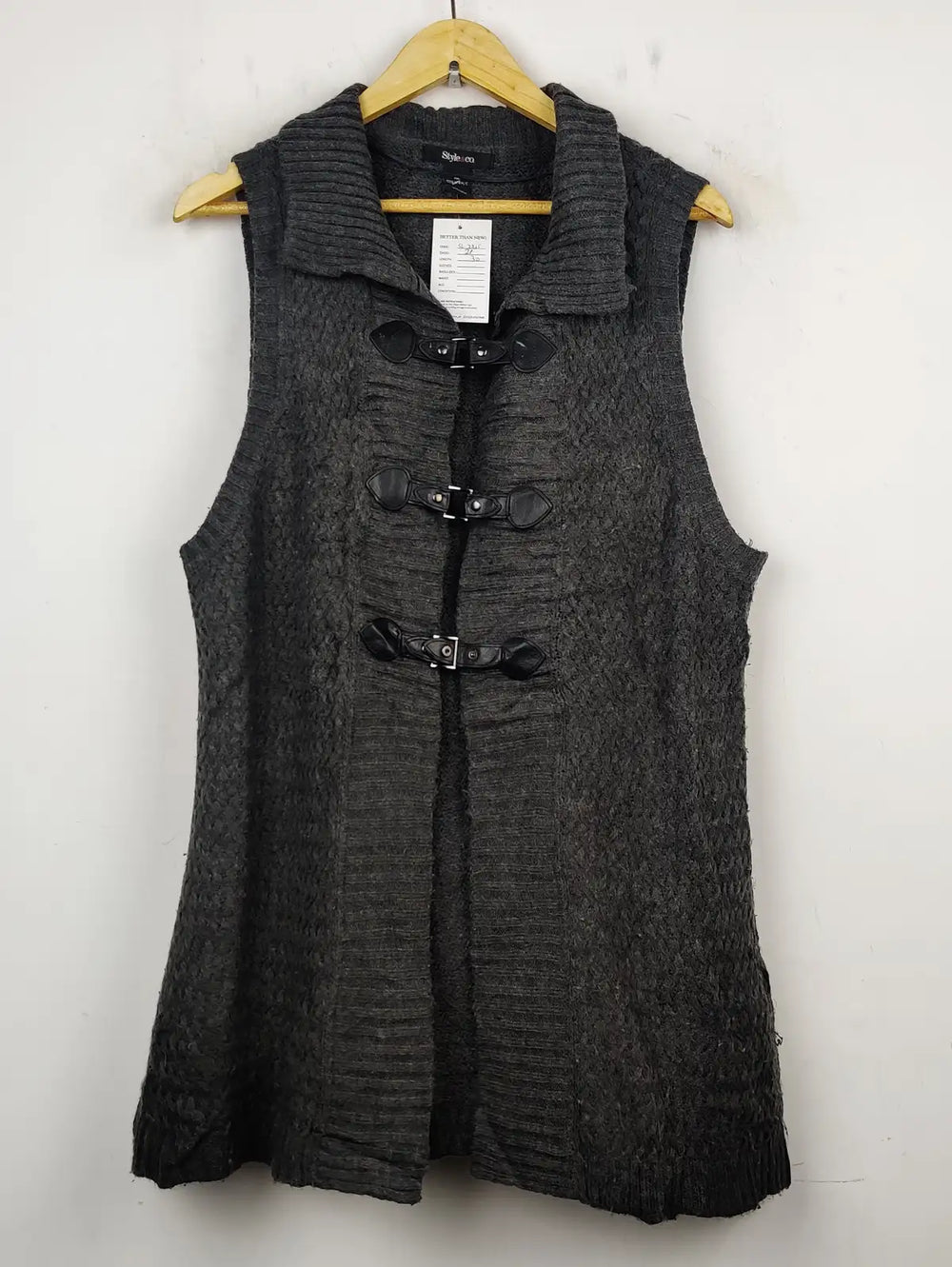 Buy online pre-used pre-loved 100% authentic & Original branded Style&Co (SL-2215) available in Pakistan. Top international brands avilable.