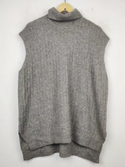 Buy online pre-used pre-loved 100% authentic & Original branded F&F (SL-2255) available in Pakistan. Top international brands avilable.