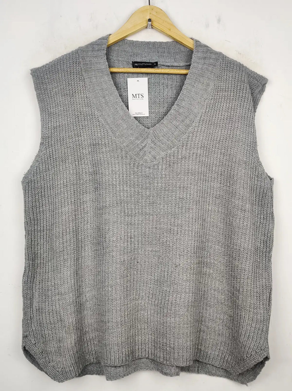 Buy online pre-used pre-loved 100% authentic & Original branded Pretty Little Thing (SL-2326) available in Pakistan. Top international brands avilable.