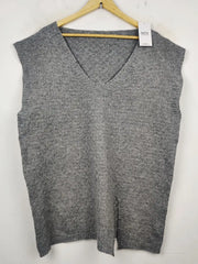 Buy online pre-used pre-loved 100% authentic & Original branded Shein (SL-2381) available in Pakistan. Top international brands avilable.