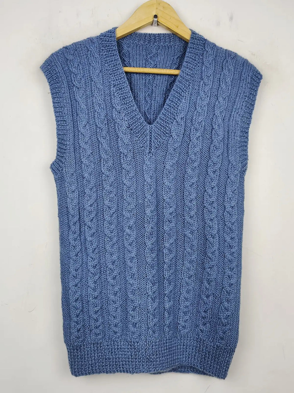 Buy online pre-used pre-loved 100% authentic & Original branded Unknown Brand (SL-2383) available in Pakistan. Top international brands avilable.