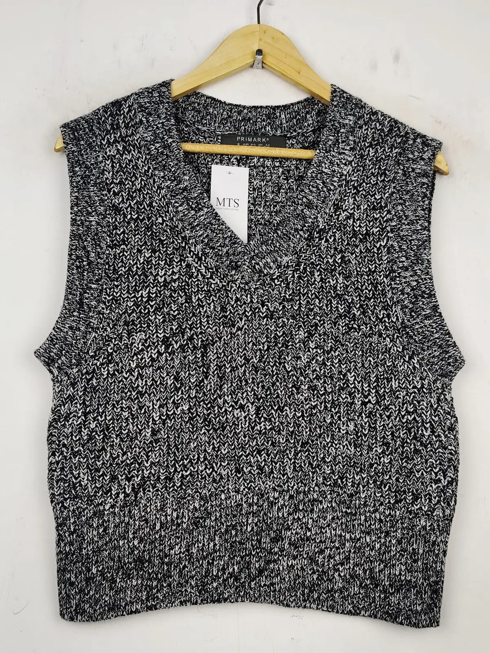 Buy online pre-used pre-loved 100% authentic & Original branded Primark (SL-2407) available in Pakistan. Top international brands avilable.