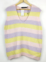 Buy online pre-used pre-loved 100% authentic & Original branded Vero Moda (SL-2446) available in Pakistan. Top international brands avilable.