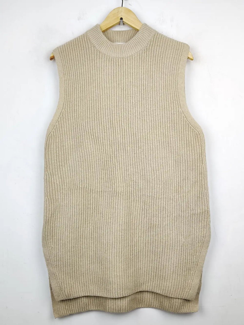 Buy online pre-used pre-loved 100% authentic & Original branded H&M (SL-2467) available in Pakistan. Top international brands avilable.