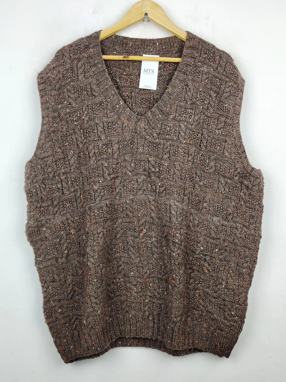 Buy online pre-used pre-loved 100% authentic & Original branded Unknown Brand (SL-2468) available in Pakistan. Top international brands avilable.