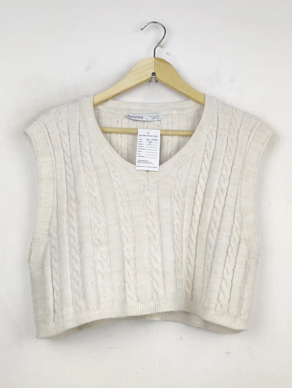 Buy online pre-used pre-loved 100% authentic & Original branded Bershka (SL-2481) available in Pakistan. Top international brands avilable.