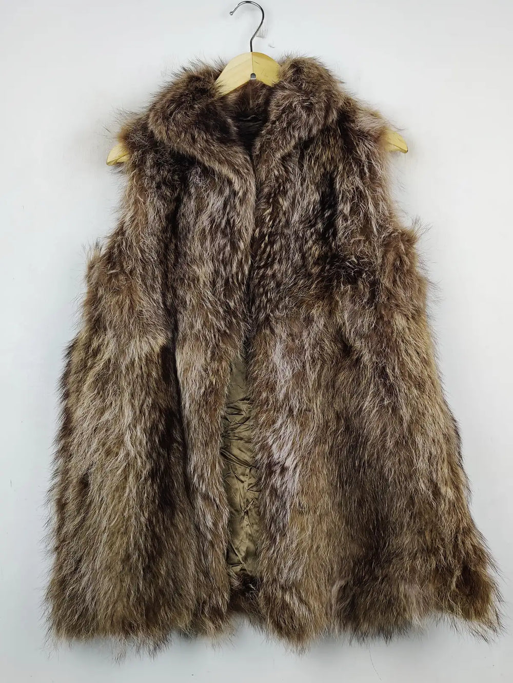 Buy online pre-used pre-loved 100% authentic & Original branded Unknown Brand (SL-2484) available in Pakistan. Top international brands avilable.