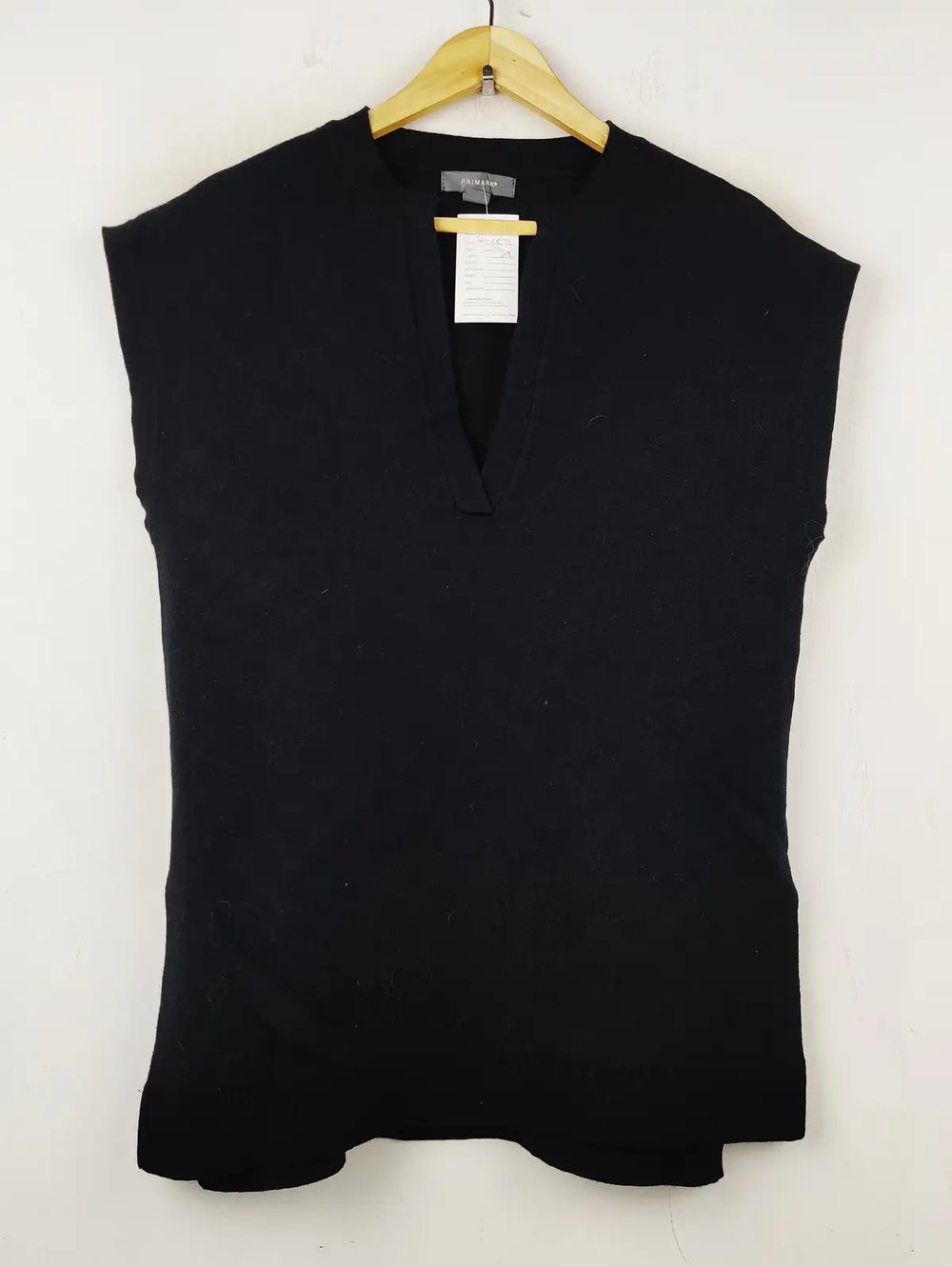 Buy online pre-used pre-loved 100% authentic & Original branded Primark (SL-2549) available in Pakistan. Top international brands avilable.