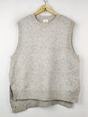 Buy online pre-used pre-loved 100% authentic & Original branded H&M (SL-2551) available in Pakistan. Top international brands avilable.