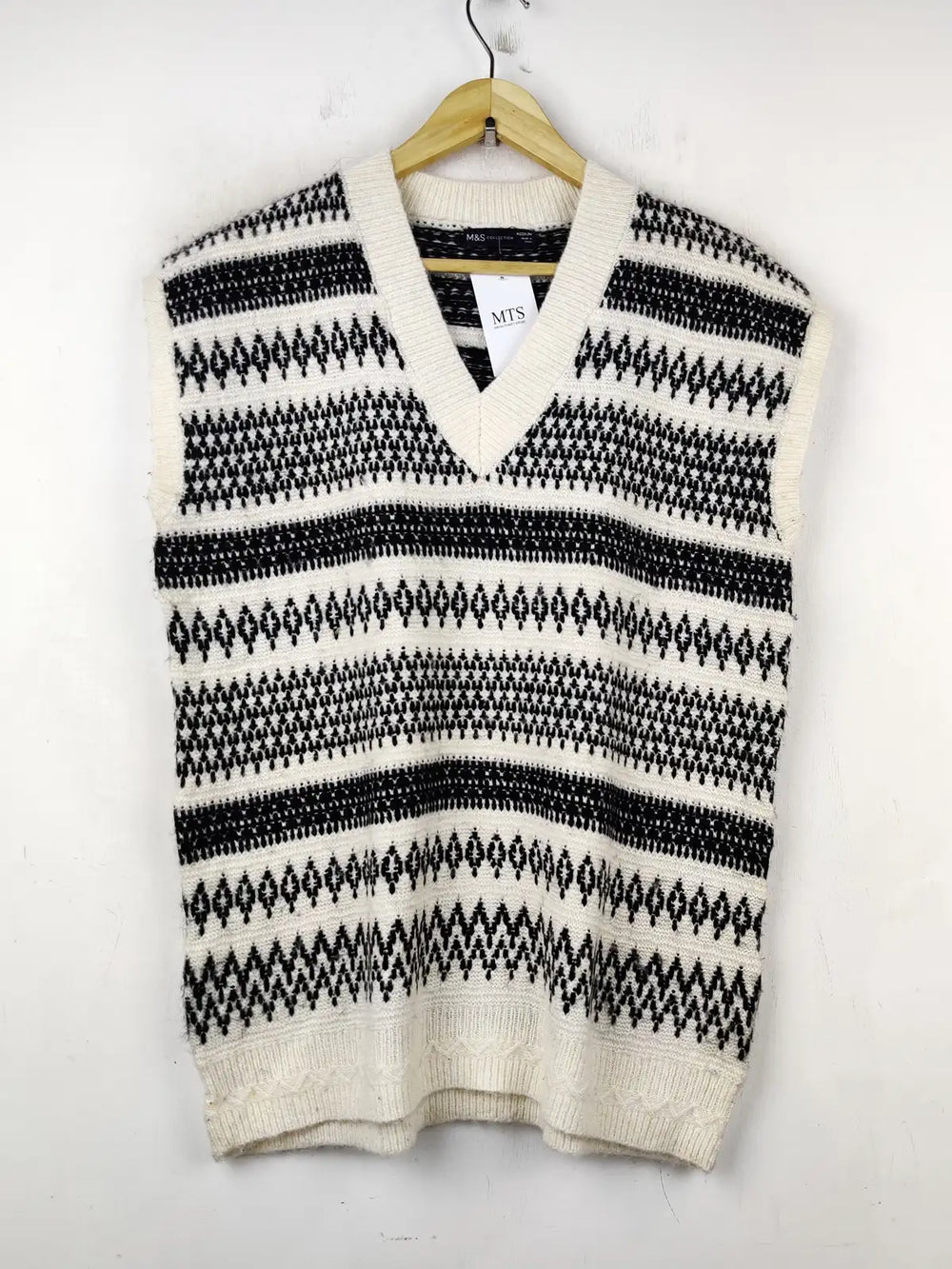 Buy online pre-used pre-loved 100% authentic & Original branded Marks & Spencer (SL-2569) available in Pakistan. Top international brands avilable.