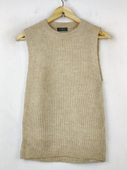 Buy online pre-used pre-loved 100% authentic & Original branded Papaya (SL-2598) available in Pakistan. Top international brands avilable.