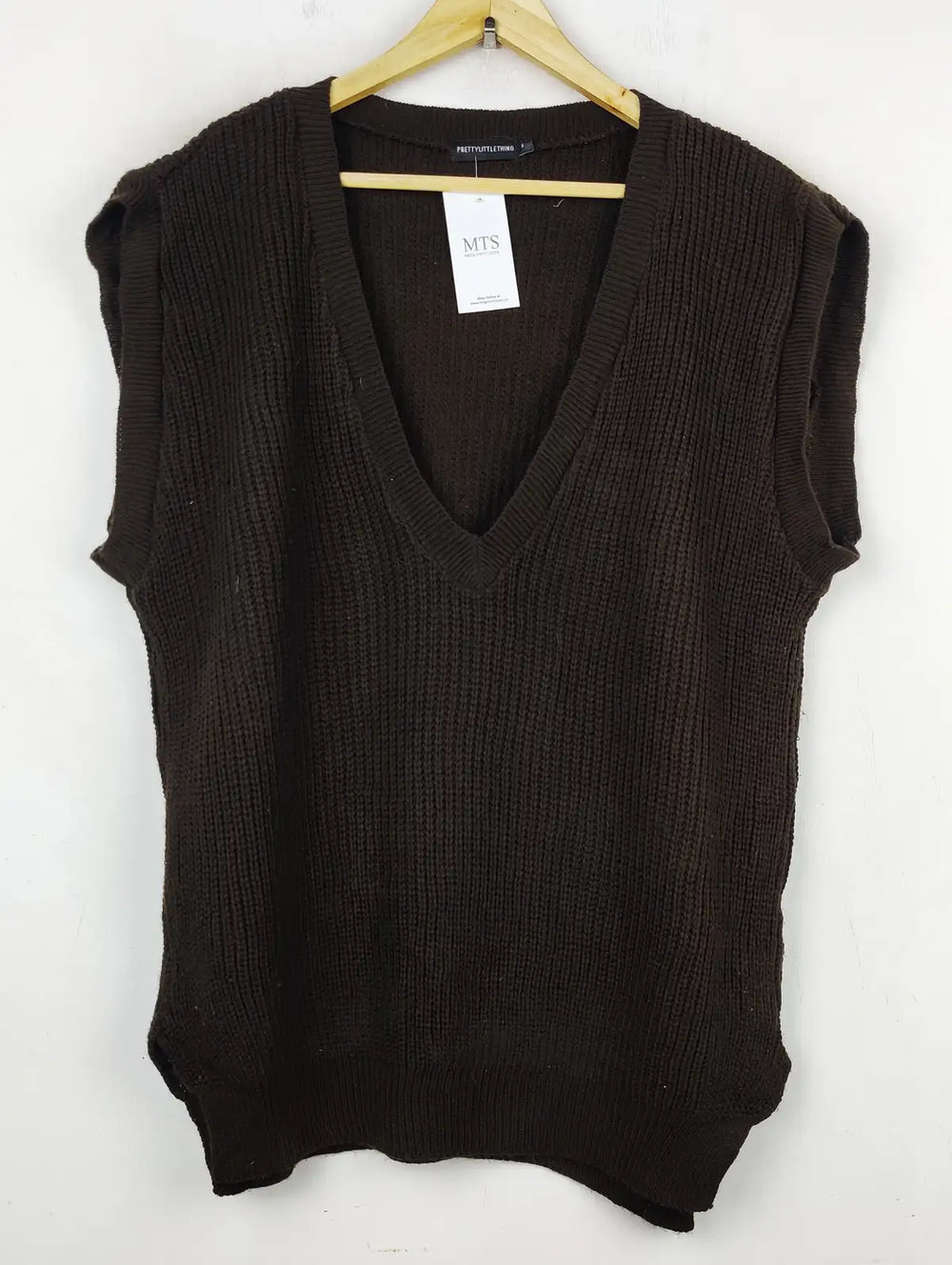 Buy online pre-used pre-loved 100% authentic & Original branded Prettylittlething (SL-2677) available in Pakistan. Top international brands avilable.