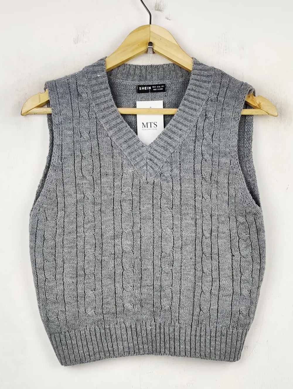 Buy online pre-used pre-loved 100% authentic & Original branded Shein (SL-2720) available in Pakistan. Top international brands avilable.