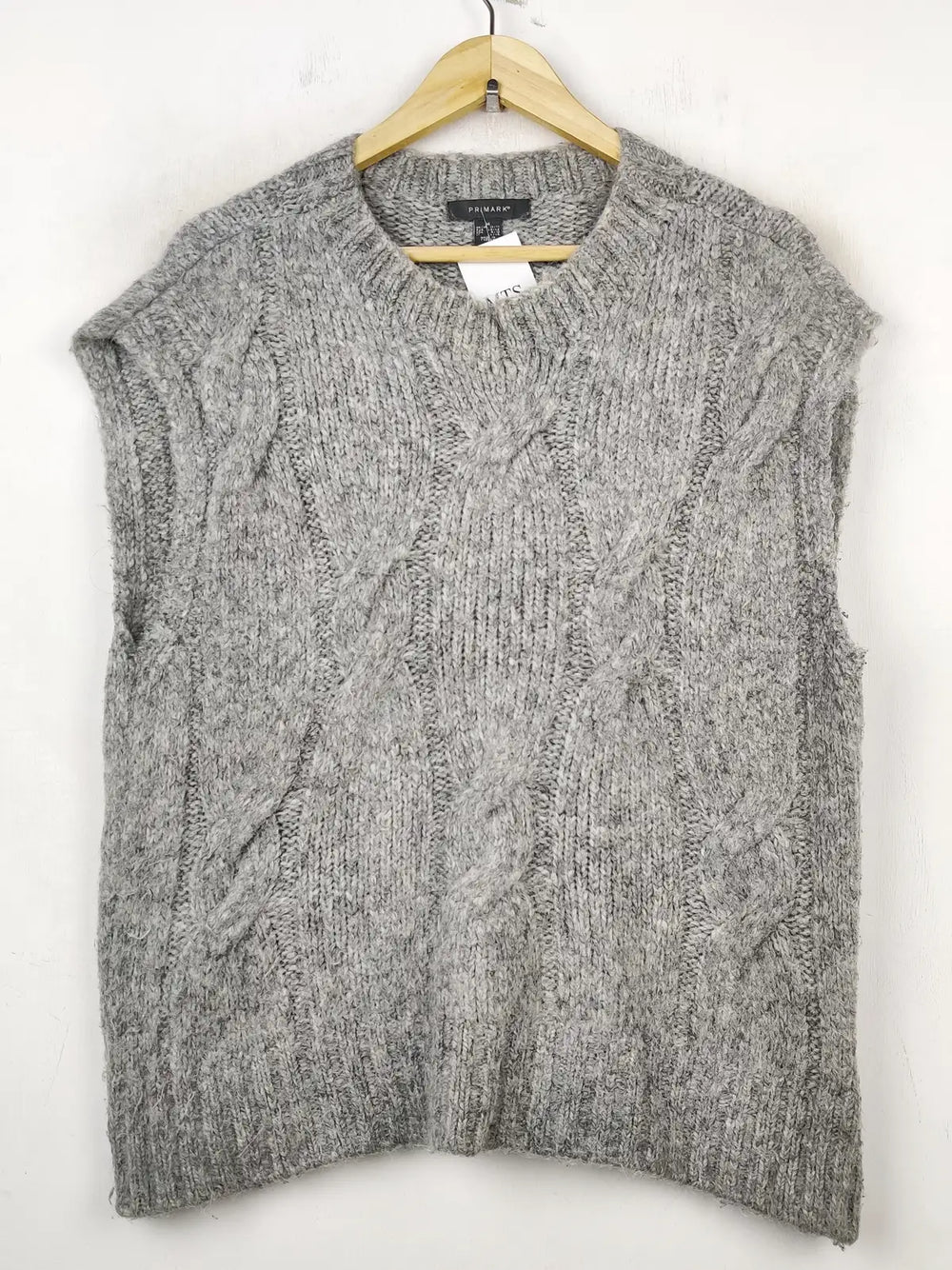 Buy online pre-used pre-loved 100% authentic & Original branded Primark (SL-2777) available in Pakistan. Top international brands avilable.