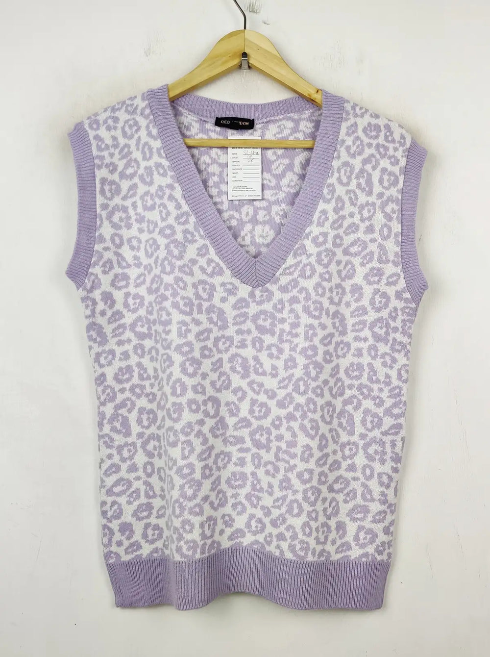 Buy online pre-used pre-loved 100% authentic & Original branded Qed London (SL-2840) available in Pakistan. Top international brands avilable.