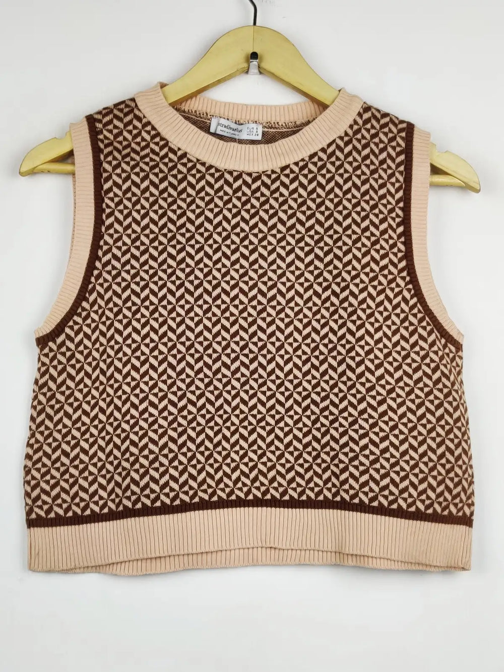 Buy online pre-used pre-loved 100% authentic & Original branded Stradivarius (SL-2892) available in Pakistan. Top international brands avilable.