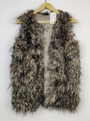 Buy online pre-used pre-loved 100% authentic & Original branded F&F (SL-2973) available in Pakistan. Top international brands avilable.