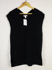 Buy online pre-used pre-loved 100% authentic & Original branded H&M (SL-3570) available in Pakistan. Top international brands avilable.