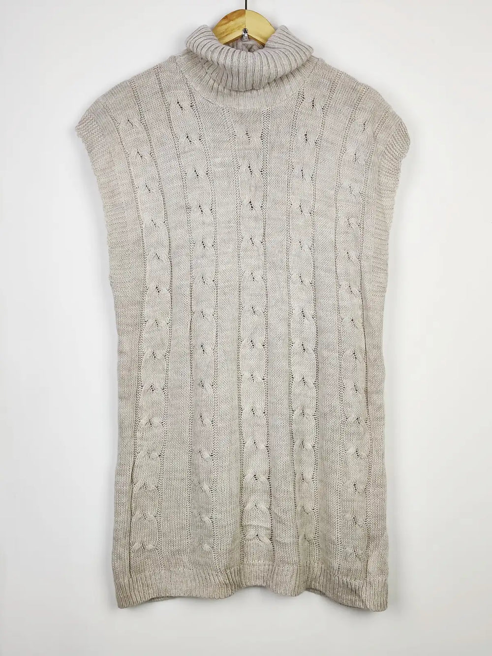 Buy online pre-used pre-loved 100% authentic & Original branded H&M (SL-3727) available in Pakistan. Top international brands avilable.