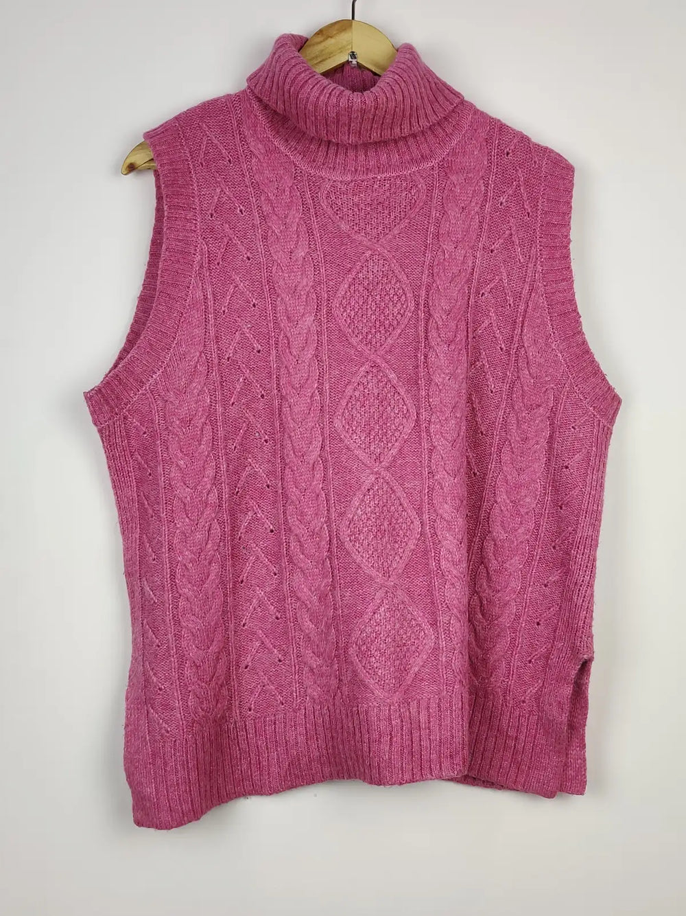 Buy online pre-used pre-loved 100% authentic & Original branded Marks & Spencer (SL-3735) available in Pakistan. Top international brands avilable.