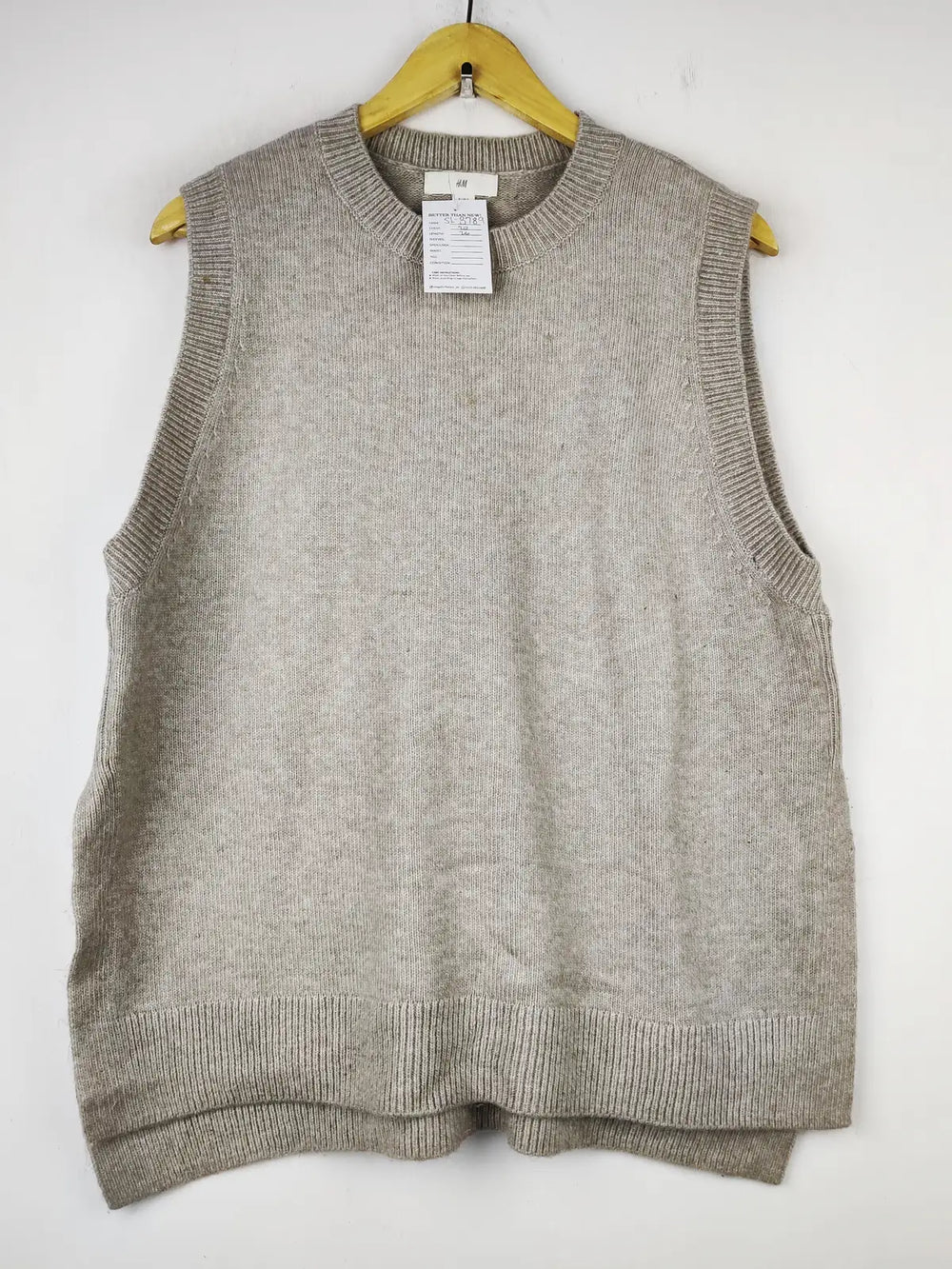 Buy online pre-used pre-loved 100% authentic & Original branded H&M (SL-3789) available in Pakistan. Top international brands avilable.