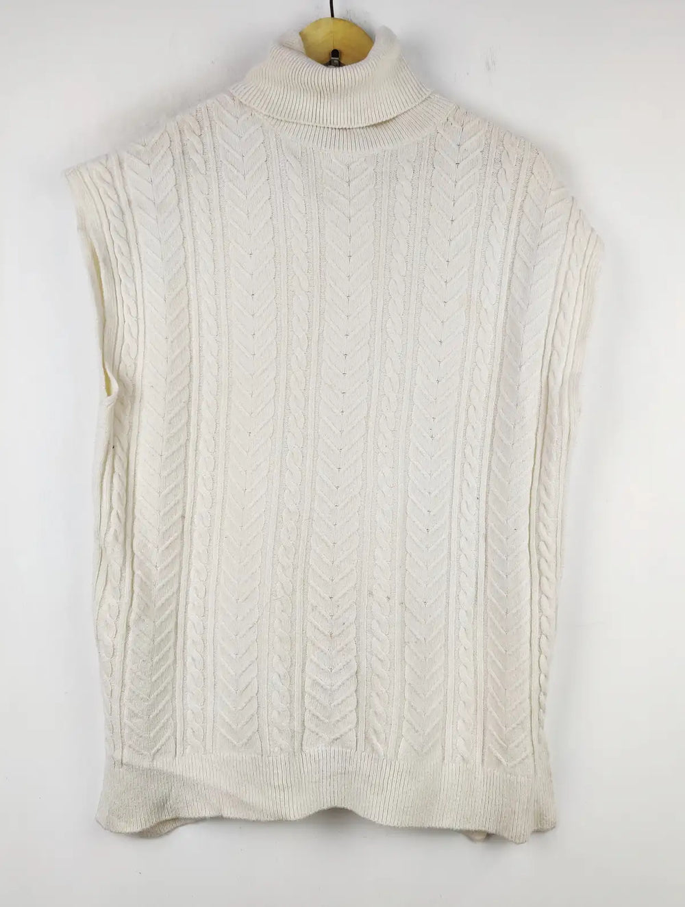 Buy online pre-used pre-loved 100% authentic & Original branded F&F (SL-3941) available in Pakistan. Top international brands avilable.