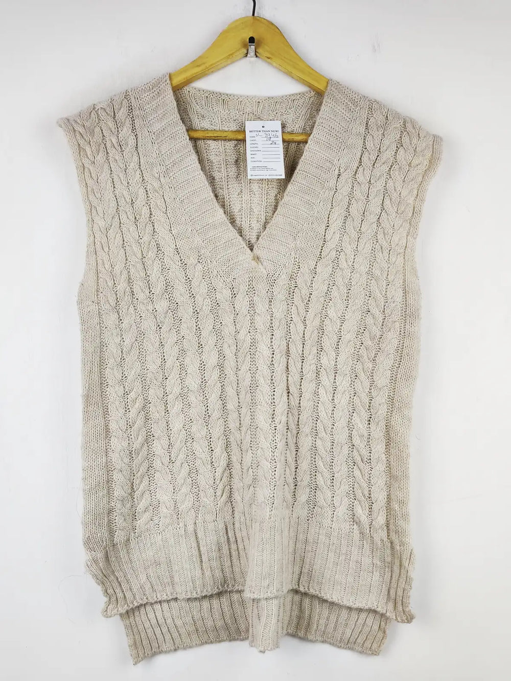Buy online pre-used pre-loved 100% authentic & Original branded Unknown Brand (SL-3946) available in Pakistan. Top international brands avilable.