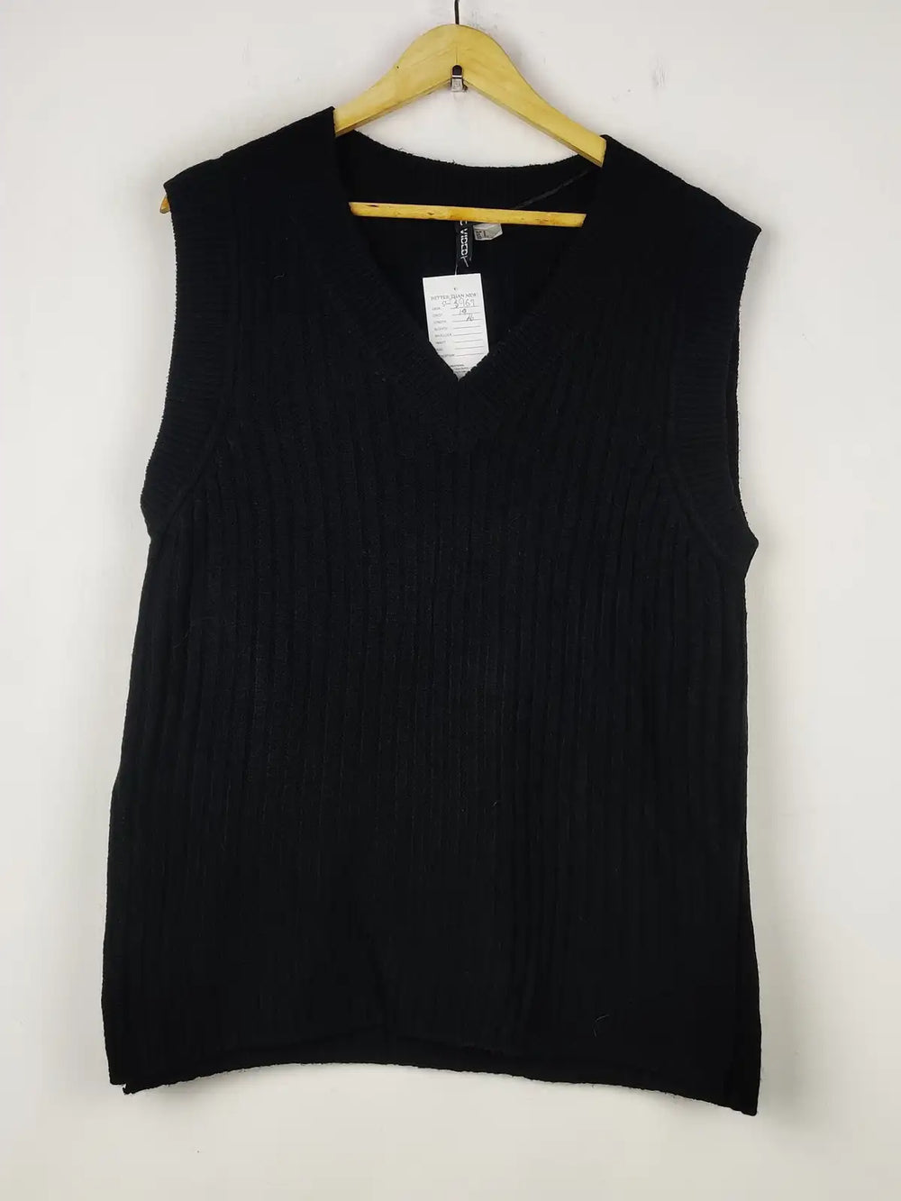 Buy online pre-used pre-loved 100% authentic & Original branded H&M (SL-3967) available in Pakistan. Top international brands avilable.