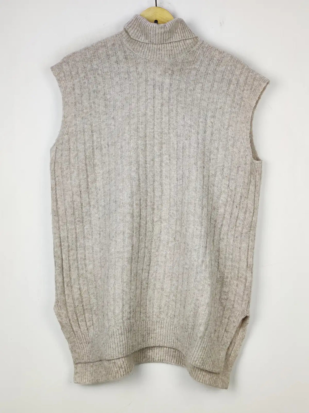 Buy online pre-used pre-loved 100% authentic & Original branded F&F (SL-3986) available in Pakistan. Top international brands avilable.