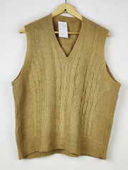 Buy online pre-used pre-loved 100% authentic & Original branded Unknown Brand (SL-4028) available in Pakistan. Top international brands avilable.