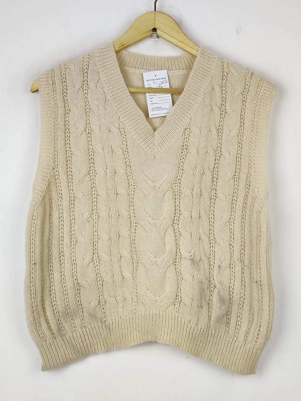 Buy online pre-used pre-loved 100% authentic & Original branded Unknown Brand (SL-4031) available in Pakistan. Top international brands avilable.