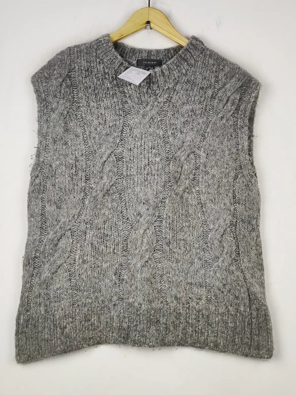 Buy online pre-used pre-loved 100% authentic & Original branded Primark (SL-4038) available in Pakistan. Top international brands avilable.