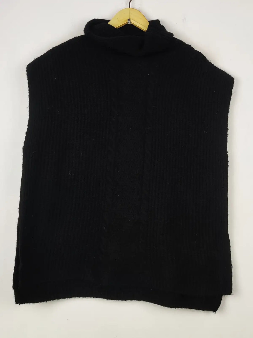 Buy online pre-used pre-loved 100% authentic & Original branded Soyaconcept (SL-4068) available in Pakistan. Top international brands avilable.