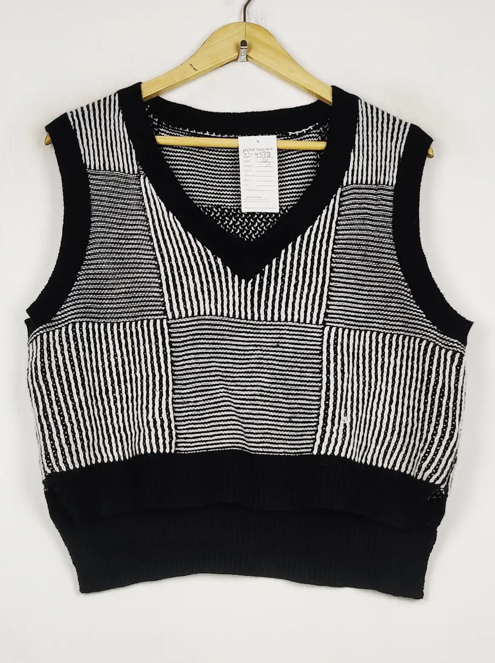 Buy online pre-used pre-loved 100% authentic & Original branded Unknown Brand (SL-4578) available in Pakistan. Top international brands avilable.