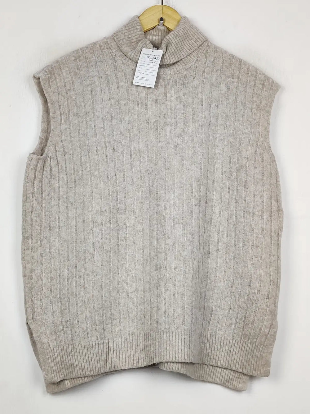 Buy online pre-used pre-loved 100% authentic & Original branded F&F (SL-4637) available in Pakistan. Top international brands avilable.